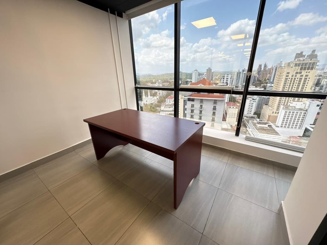 OFICINAS EN PLAZA BANCO GENERAL