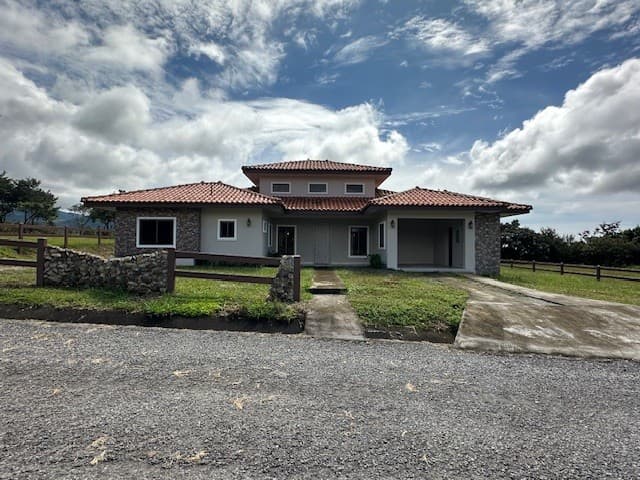 CASAS BOQUETE COUNTRY CLUB