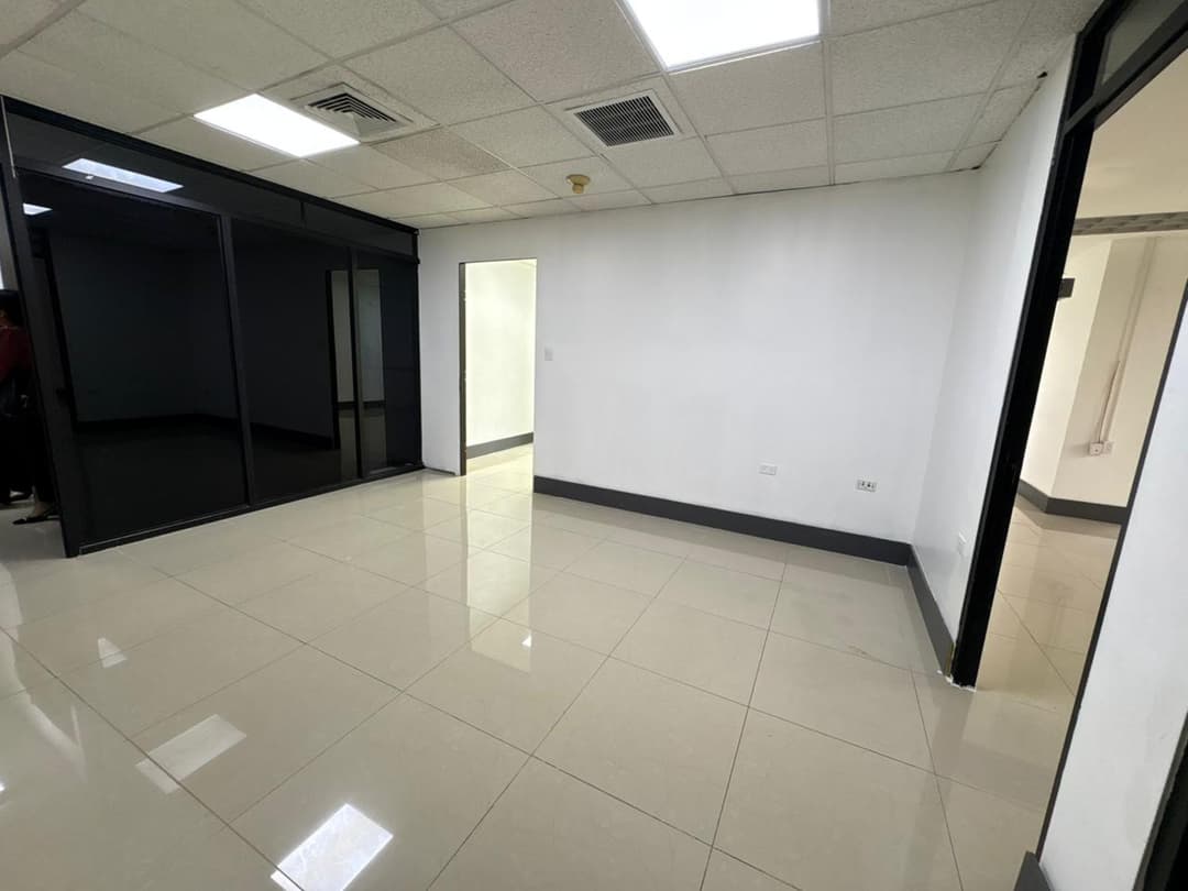 OFICINAS EN PLAZA BANCO GENERAL