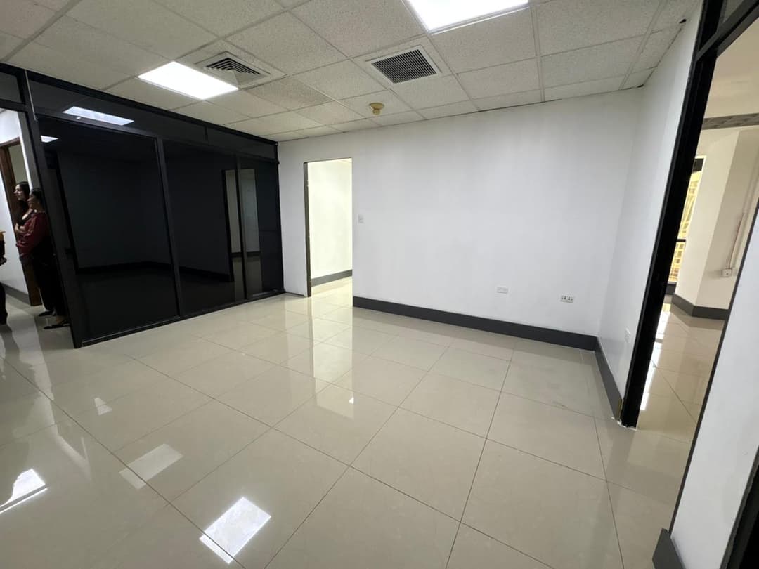 OFICINAS EN PLAZA BANCO GENERAL