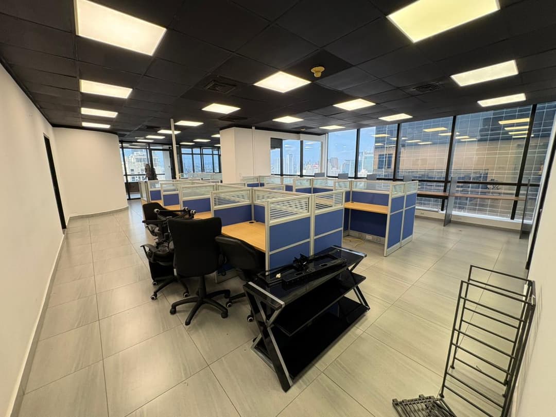 OFICINAS EN PLAZA BANCO GENERAL