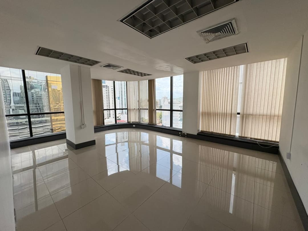 OFICINAS EN PLAZA BANCO GENERAL